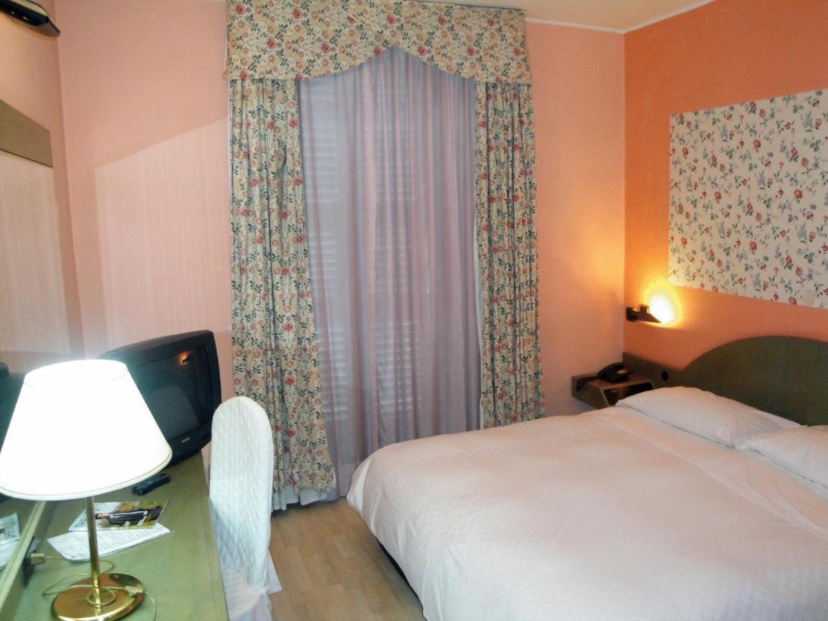 Hotel Due Mondi Turín Habitación foto