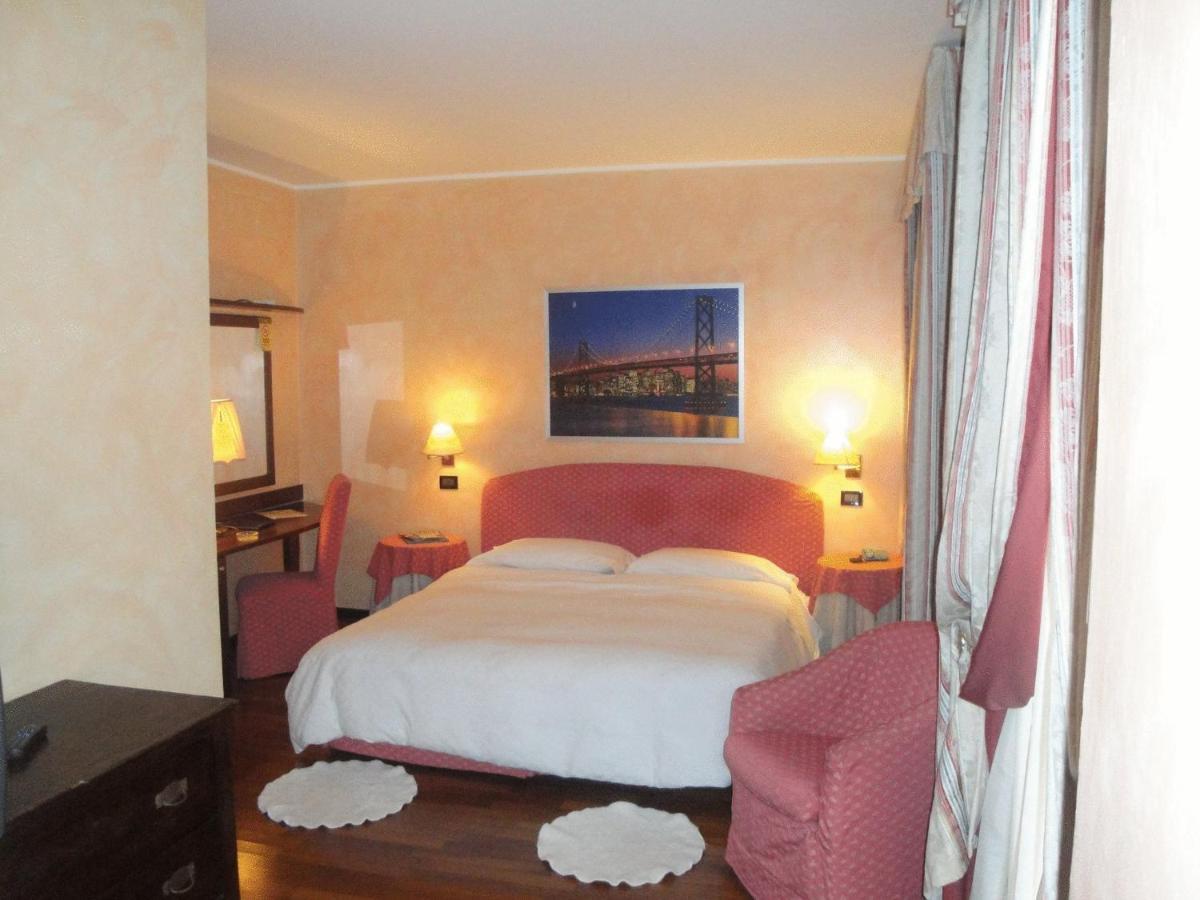 Hotel Due Mondi Turín Habitación foto